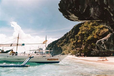 El Nido, Palawan: How to Get There by Airplane or Minivan.
